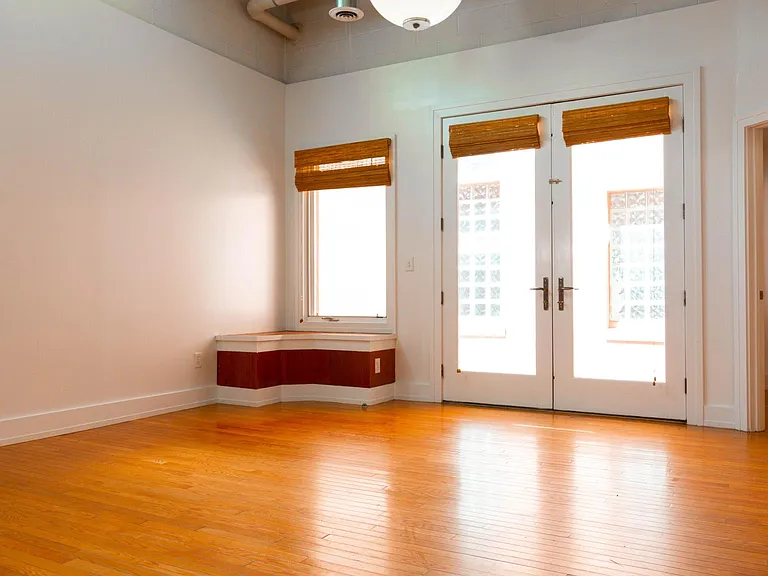 107 1st St S #201 — Photo 4