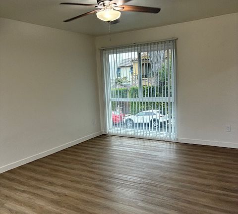 2nd image of 365 Bonair St #19