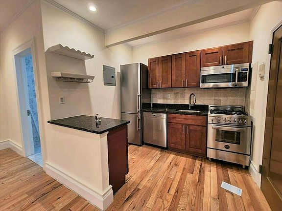 5th image of 51 E 34th St APT 2B