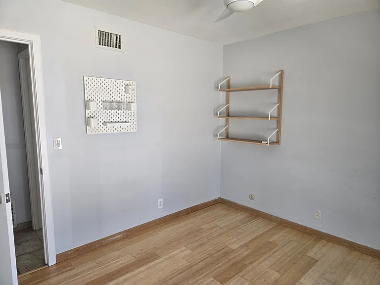 6925 Hyde Park Dr — Photo 17