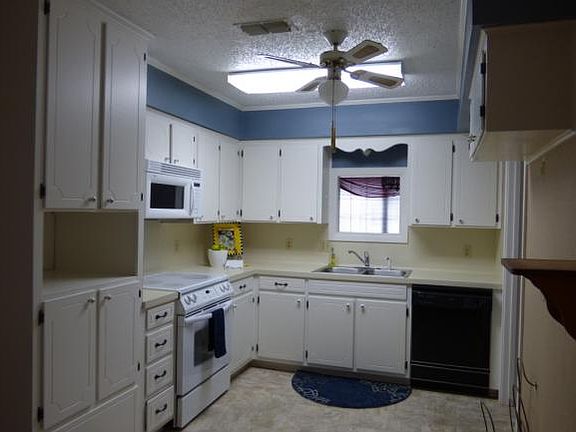 3rd image of 5021 Colonial Dr