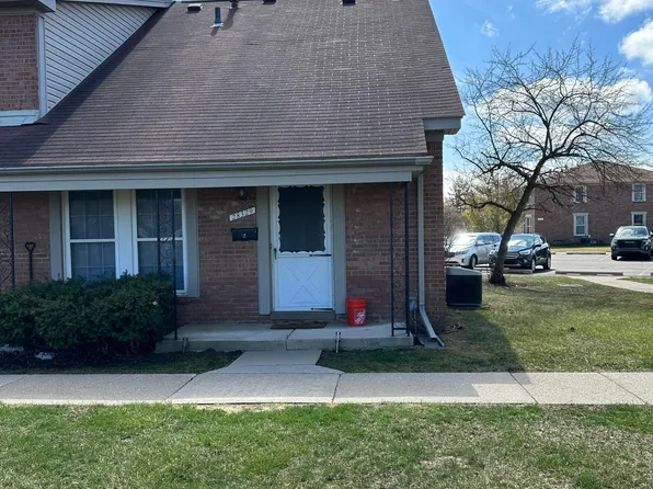 28329 Greenbriar Way #110, Brownstown, MI 48183