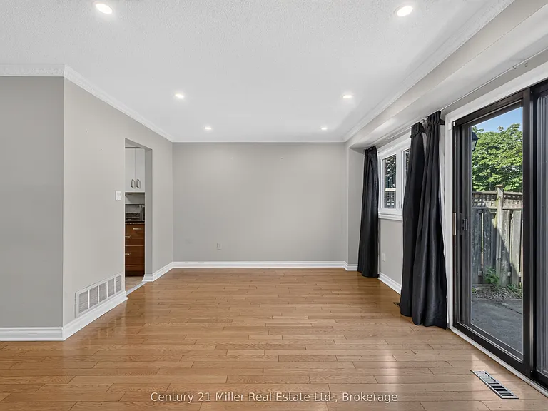 1162 Avondale Dr — Photo 9