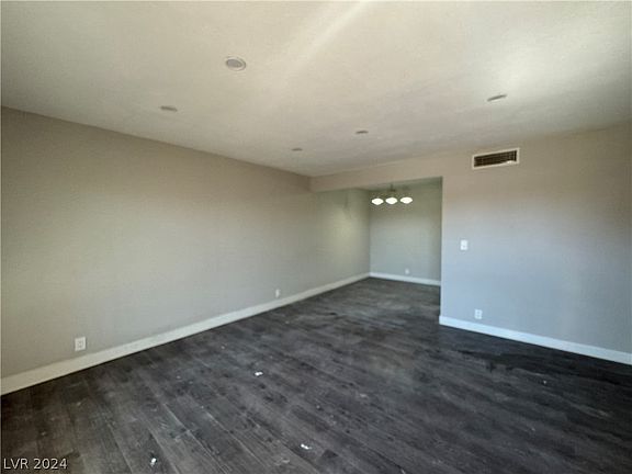 3rd image of 625 Royal Crest Cir #15