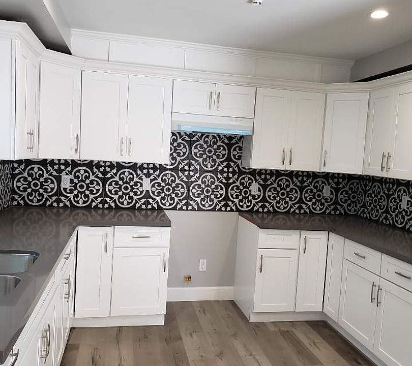 1st image of 1604 E 87th Pl