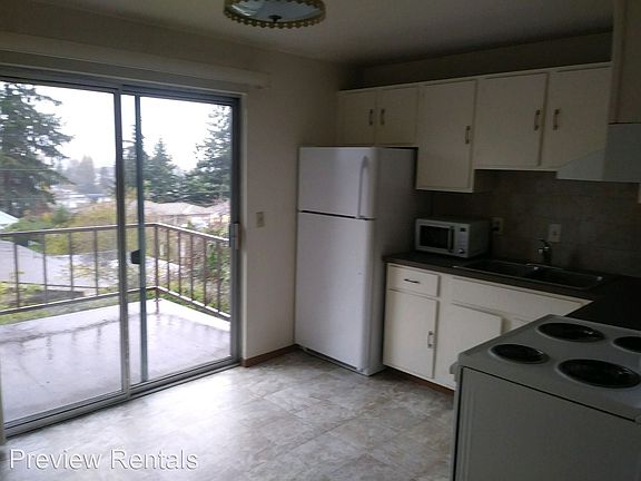3rd image of 915 N 9th St #D