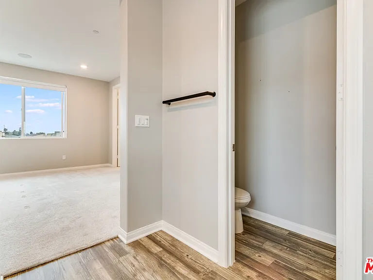 713 Daniel Freeman Cir — Photo 33