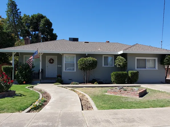 242 School Ave, Oakdale, CA 95361
