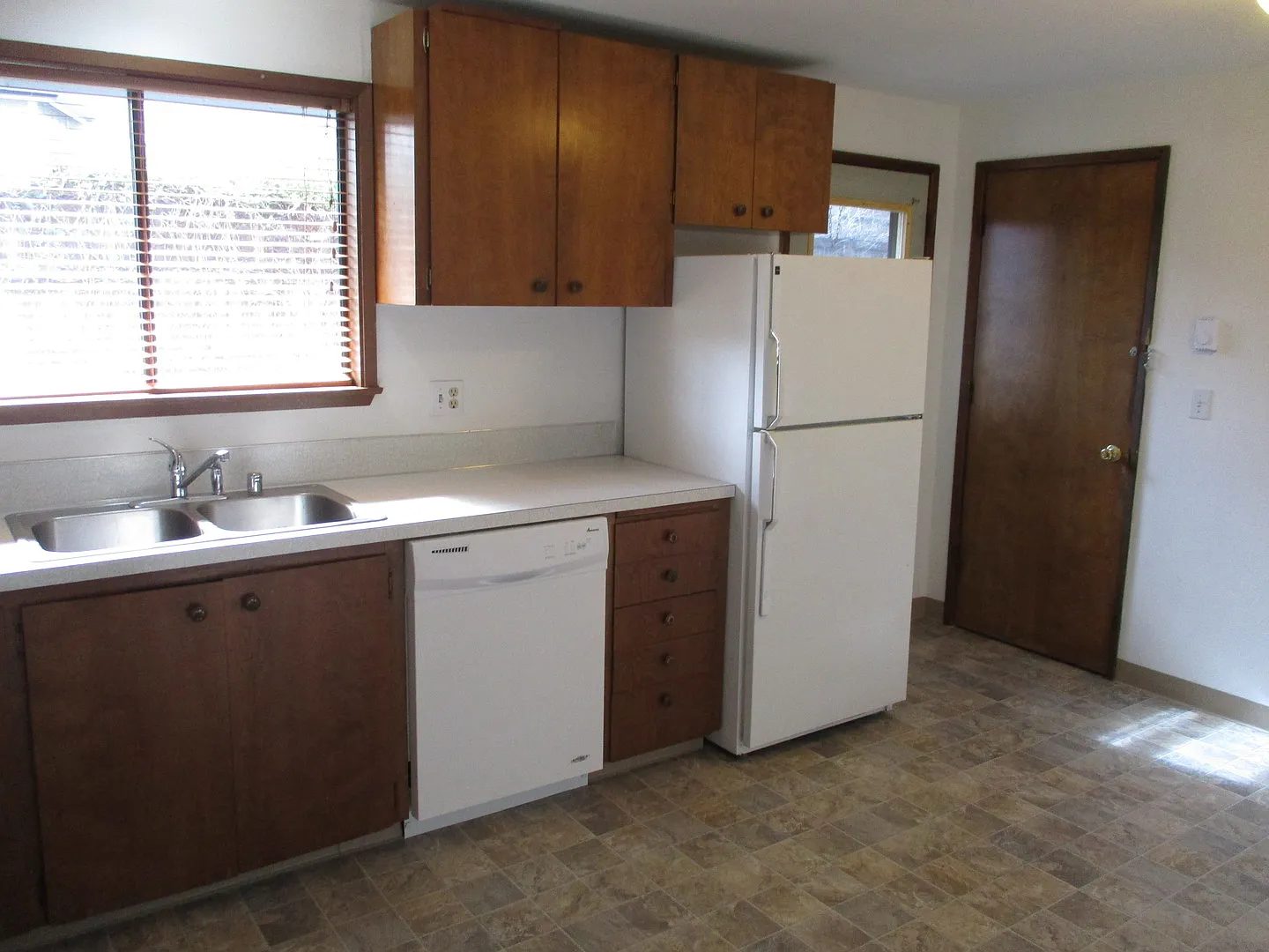 Two-Bedroom, One-Bathroom Duplex Near Downtown Gig Harbor — Photo 4