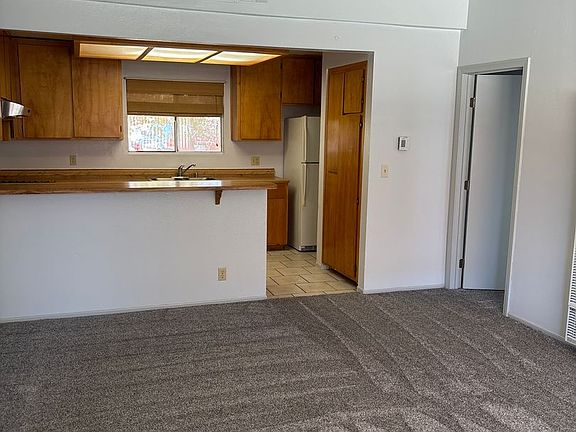 4th image of 73586 Sun Valley Dr