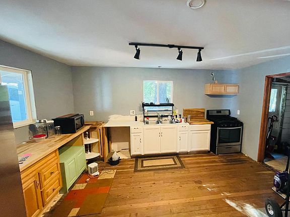 4th image of 880 Exley Lane