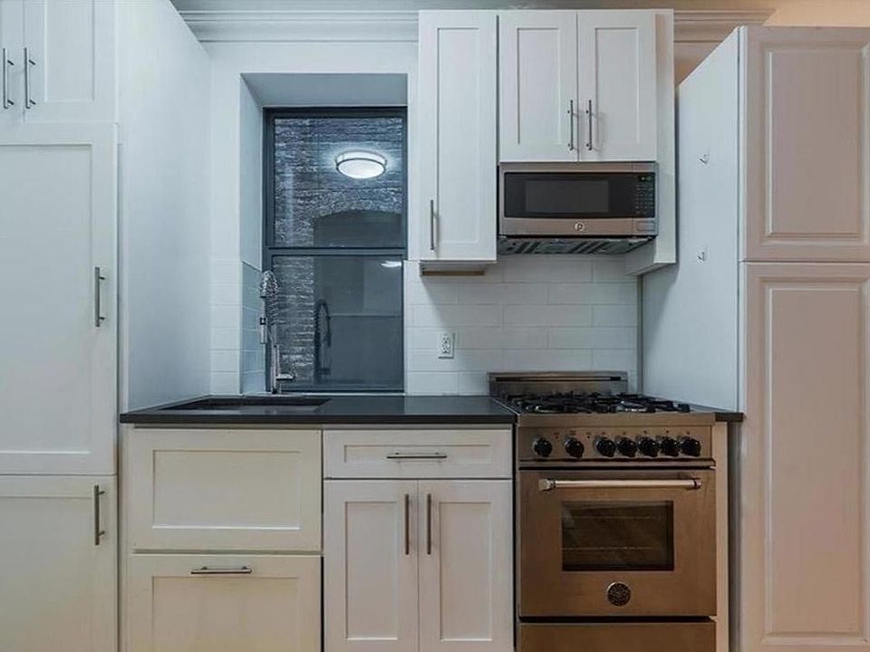 2nd image of 309 E 75th St #25D