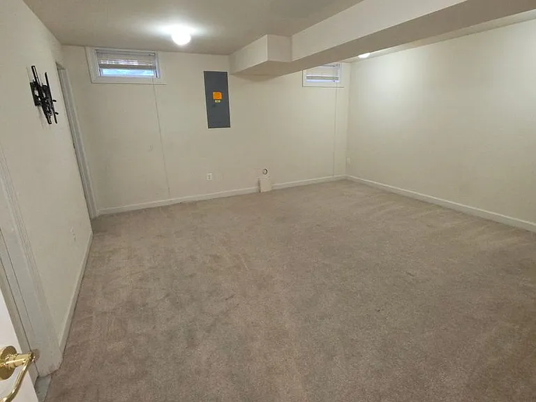 404 Tailor St — Photo 45