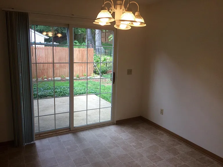 1130 Pittsburg Ave NW — Photo 5