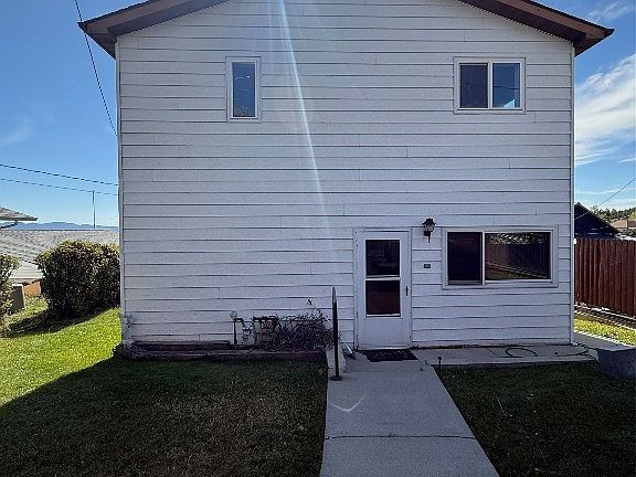 2nd image of 933 Zarelda St