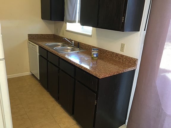 4th image of 528 1/2 Garland St