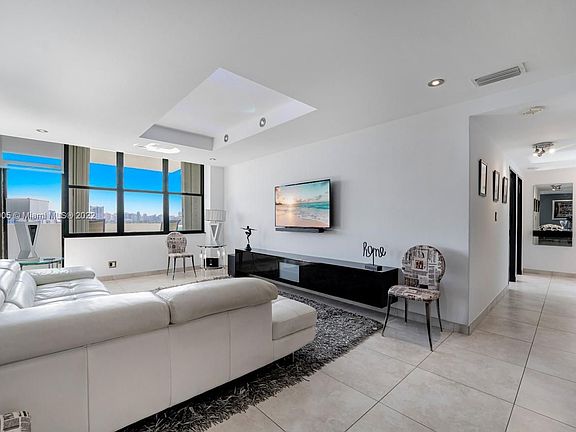 3rd image of 7441 Wayne Ave APT 9K