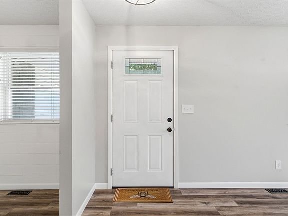 5th image of 163 Mark Ln