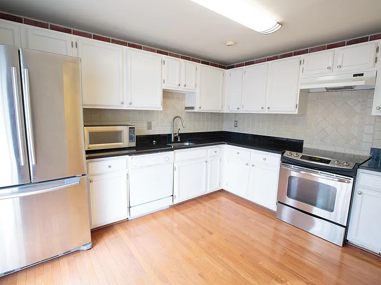 3103 Pebble Hill Ln — Photo 6