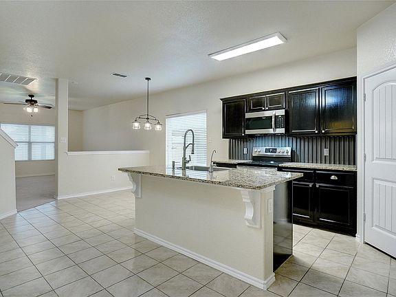 4th image of 644 River Rock Dr