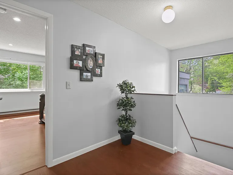 358 Loveland Rd — Photo 13