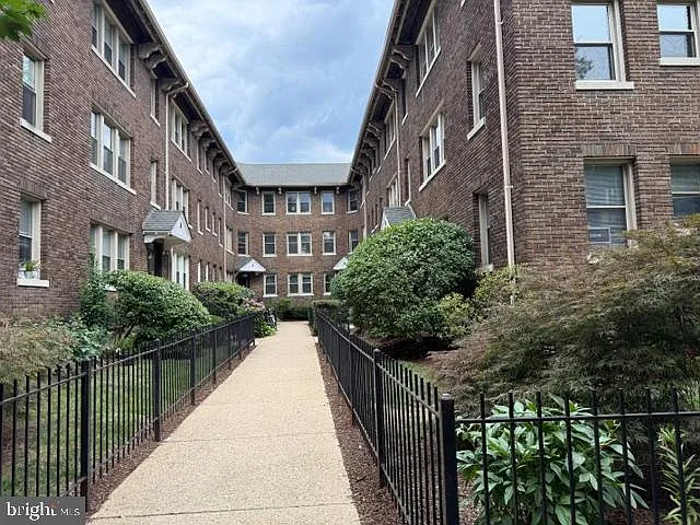 1725 Lanier Pl NW #24B — Photo 11