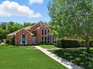 415 Valley View Ln, Krum, TX 76249