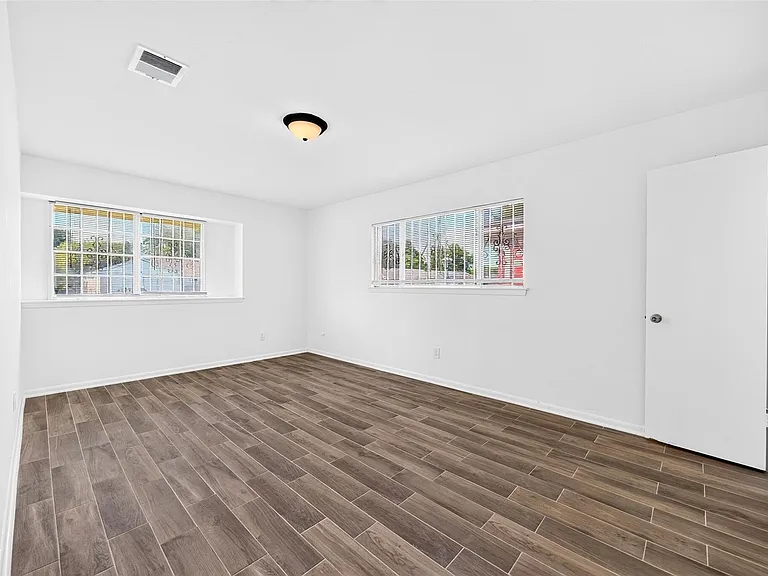 11239 Carvel Ln — Photo 30