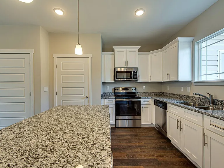 1052 Wells Way — Photo 9