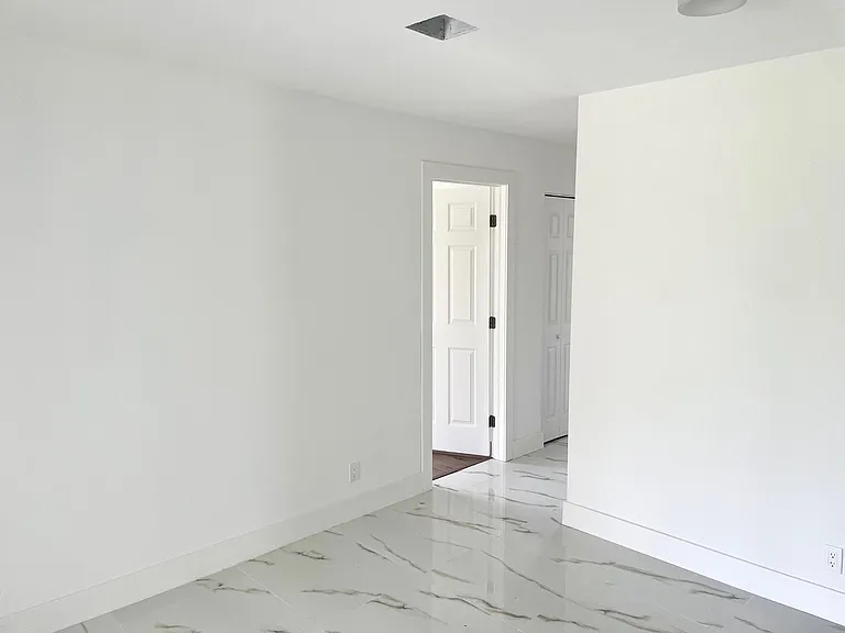 6606 NW 95th Ave — Photo 6