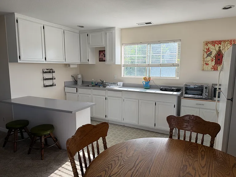 14902 Eastwood Ave — Photo 7