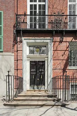 2nd image of 125 E 65th St