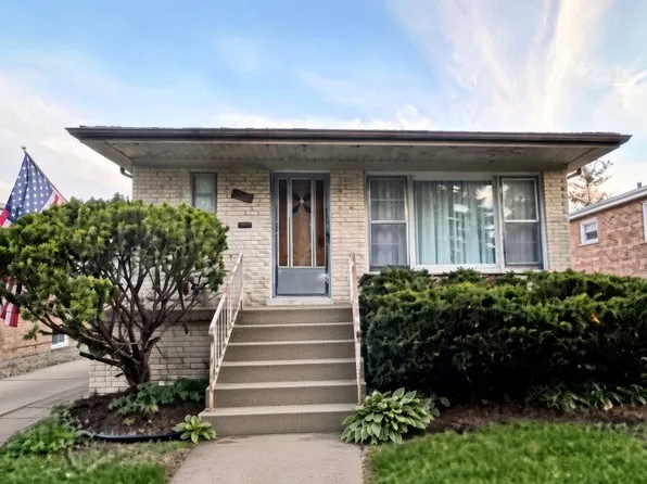 7719 W Jarvis Ave, Chicago, IL 60631