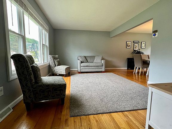 4th image of 2537 Augustine Dr
