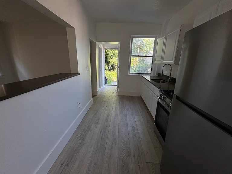 270 East Ave — Photo 19
