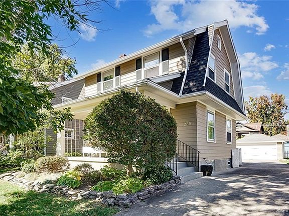 4th image of 235 Aberdeen Ave