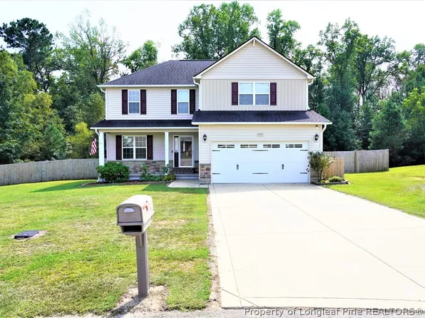 1218 Geese Ct, Hope Mills, NC 28348