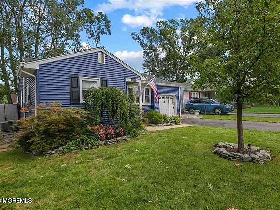 4th image of 606 Highland Drive