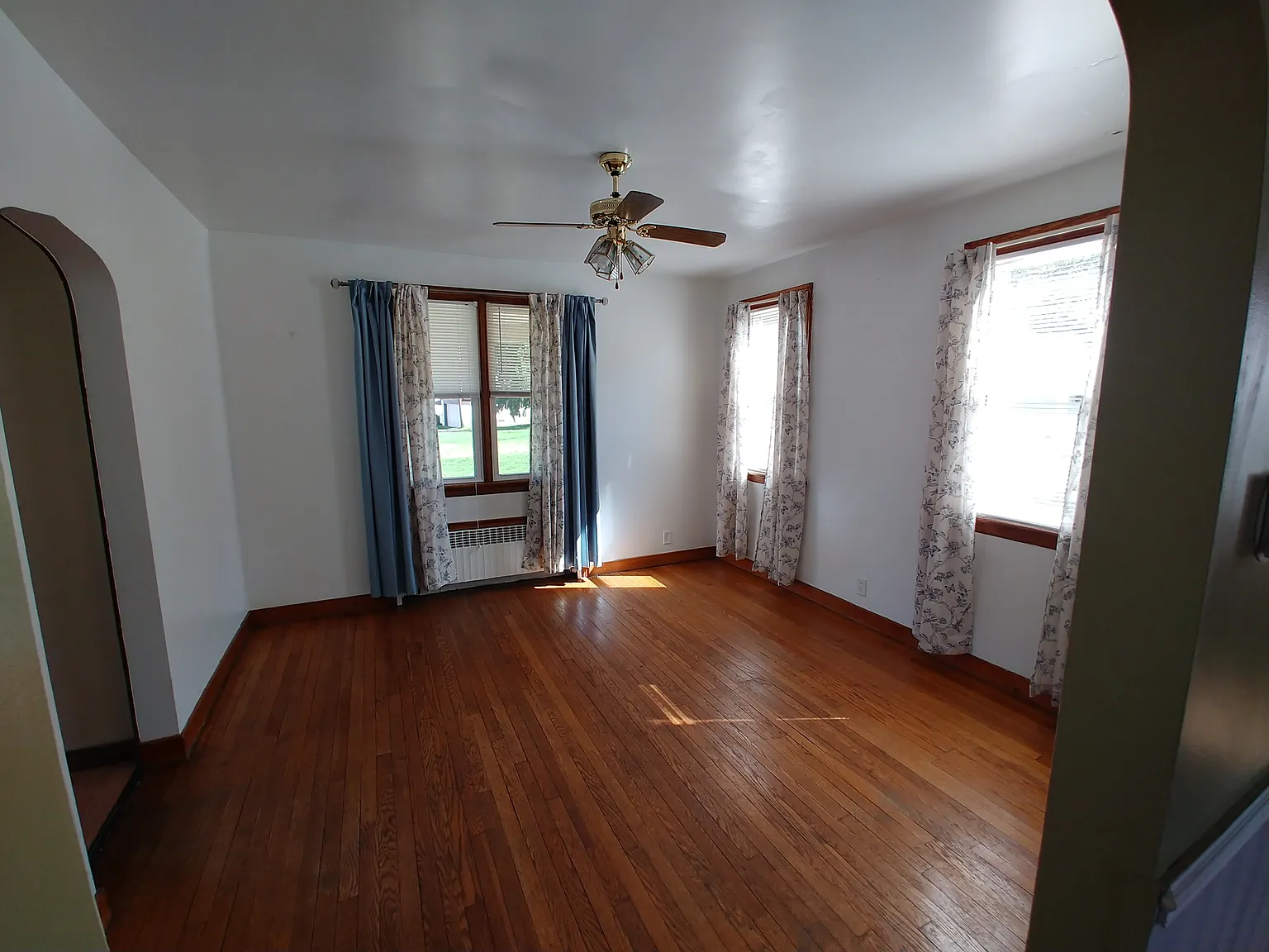 2 bed, 1.5 bath, $950 — Photo 2