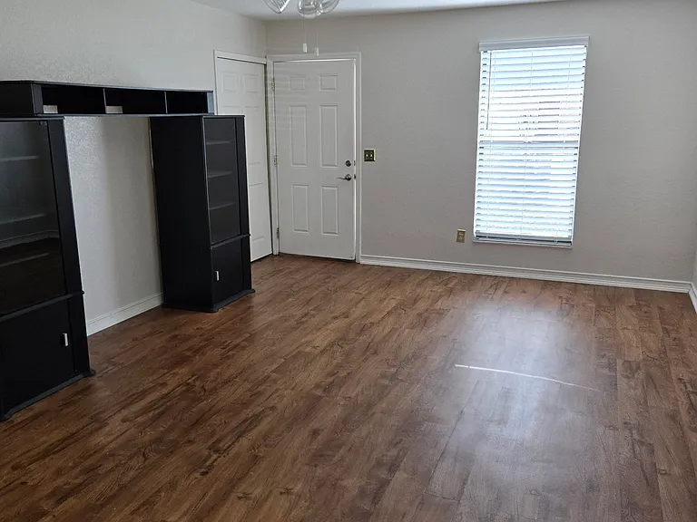 610 Casa Park Ct — Photo 4
