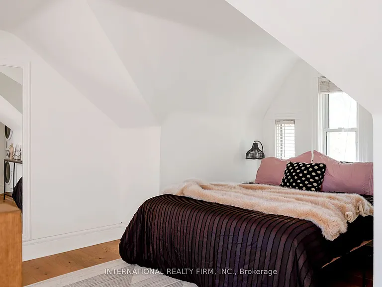 319 Markham St — Photo 17