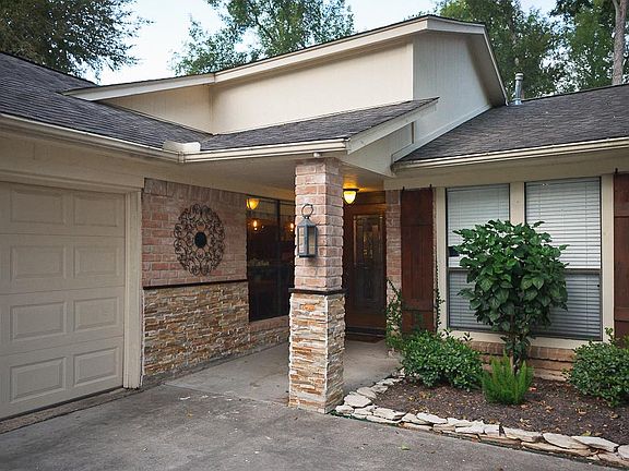 3rd image of 2022 Manor Dr