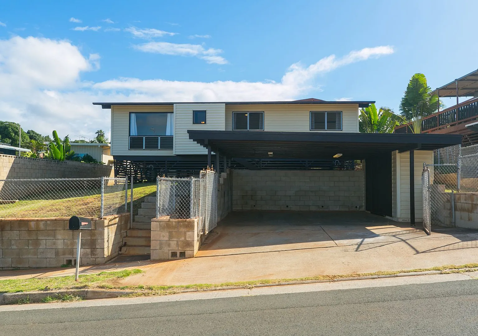 Amazing views, spacious floorplan, bonus family room, huge yard and more! — Photo 1