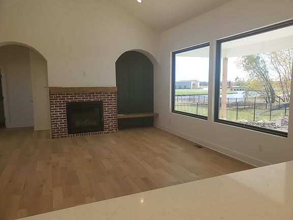 5th image of 1223 W Lakeway Ct
