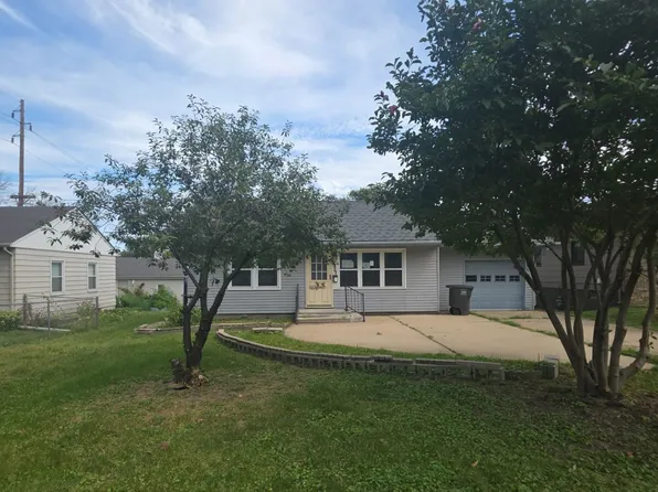 2227 E 23rd St, Des Moines, IA 50317