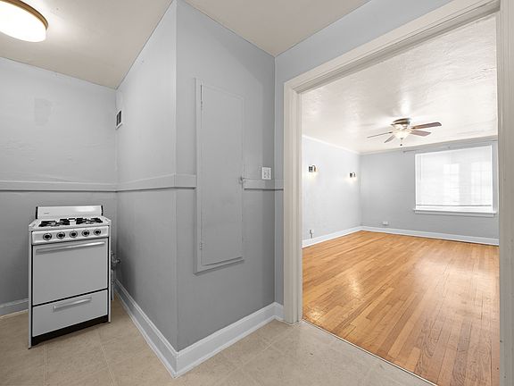 5th image of 1336 N Corona St #2060340