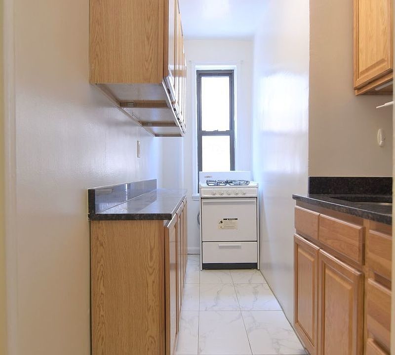 1st image of 729 W 186th St #4D
