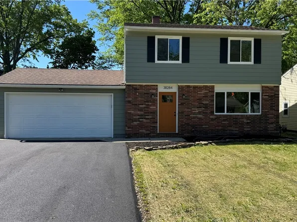 38284 Poplar Dr, Willoughby, OH 44094