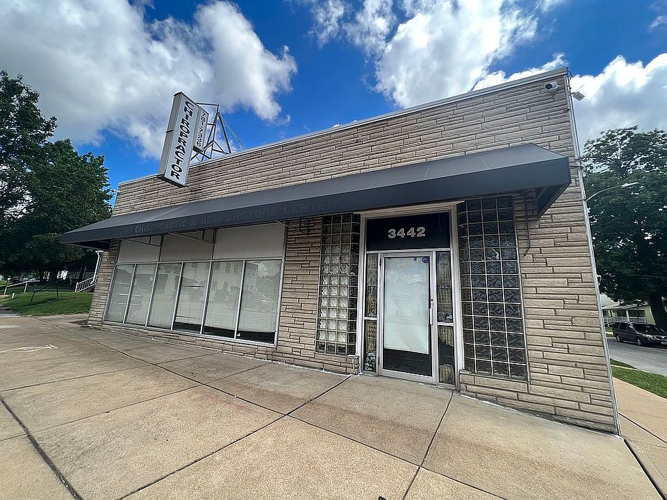 3442 Watson Commercial Space