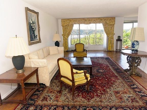 2nd image of 4455 Douglas Ave APT 7K